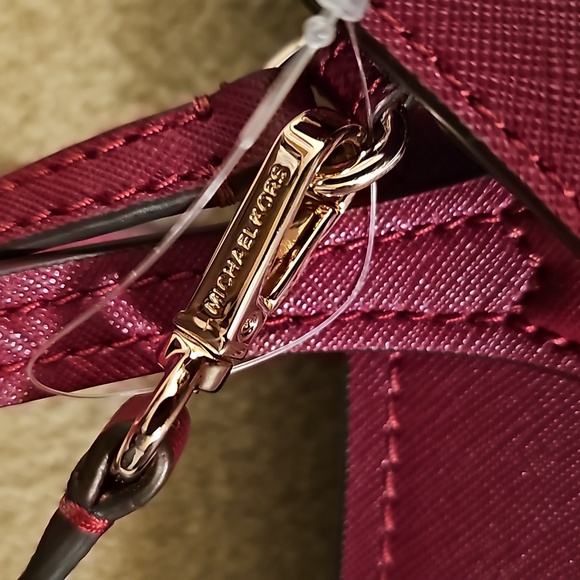 Michael Kors Deep Red Charlie Tote With Small Zip Case NWT Handbag Beautiful - Picture 7 of 14